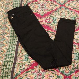 Ripped Knee Skinny Jeans